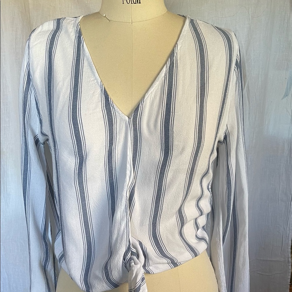 Front Tie Long Sleeve S/M
